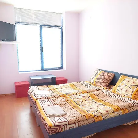 Rainbow Studio סאני ביץ'
